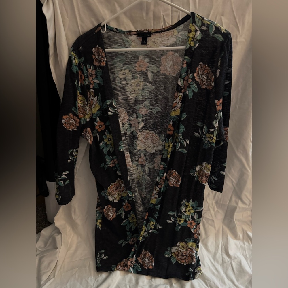 Torrid blue floral open cardigan size 2